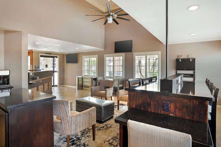 Breakfast area